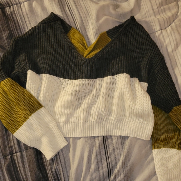 Cropped sweater - Picture 2 of 2